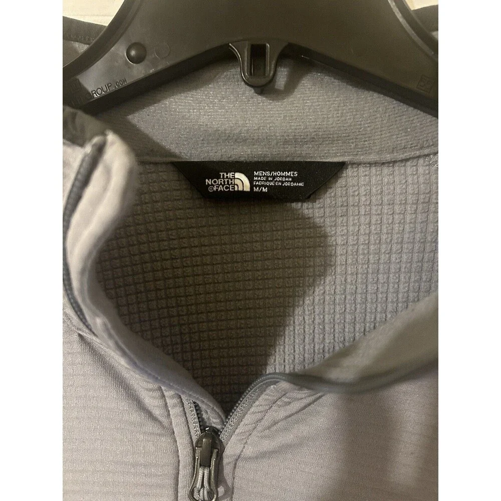 The North Face Men’s Half Zip Pullover Size Medium Gray Long Sleeves